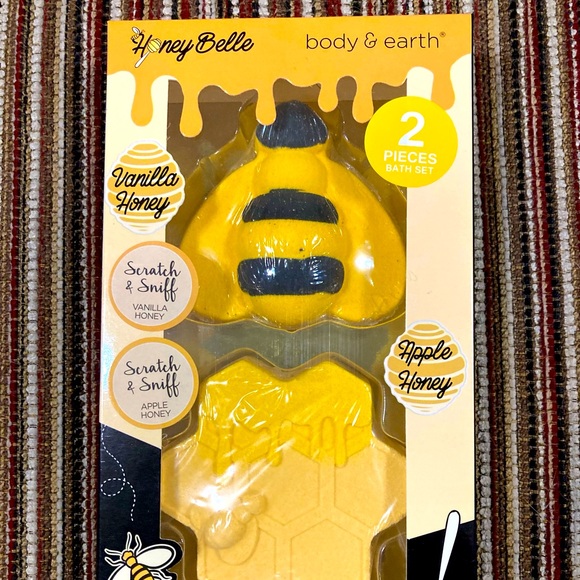 Body and Earth Other - Honey Belle bath bomb set of 2